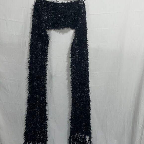 Super soft scarf   - Picture 1 of 2